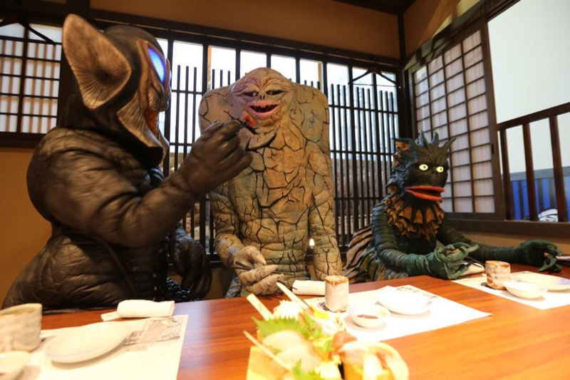 Illustration for article titled Even for Japanese TV, This Show Is Surreal